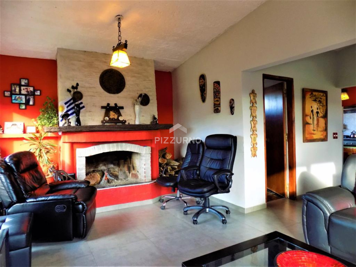 Casa Ref.527 - Venta - Casa 3 dormitorios con Dependencia de servicio - Lausana
