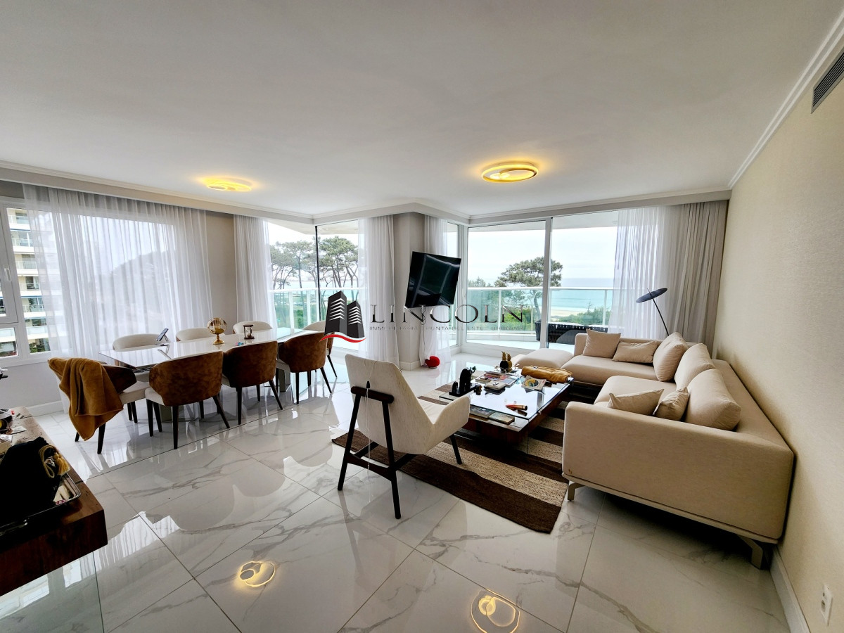 Alquiler- Punta del Este - Paramount - 4 dormitorios en suite - Frente a playa Mansa - LLN1416A