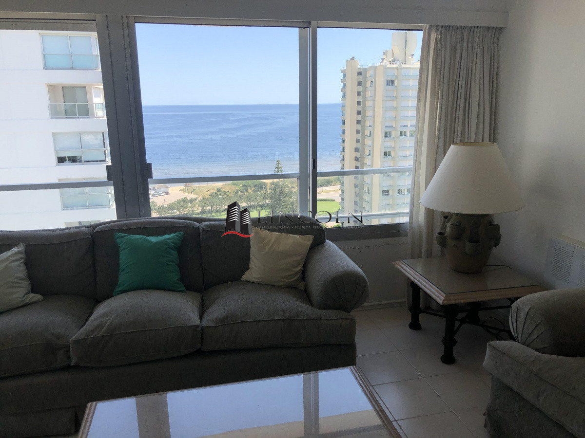Venta - Complejo Lincoln Center - 3 dormitorios y dependencia de servicio 3 baños - Punta del Este - Frente al Mar - LLN106A