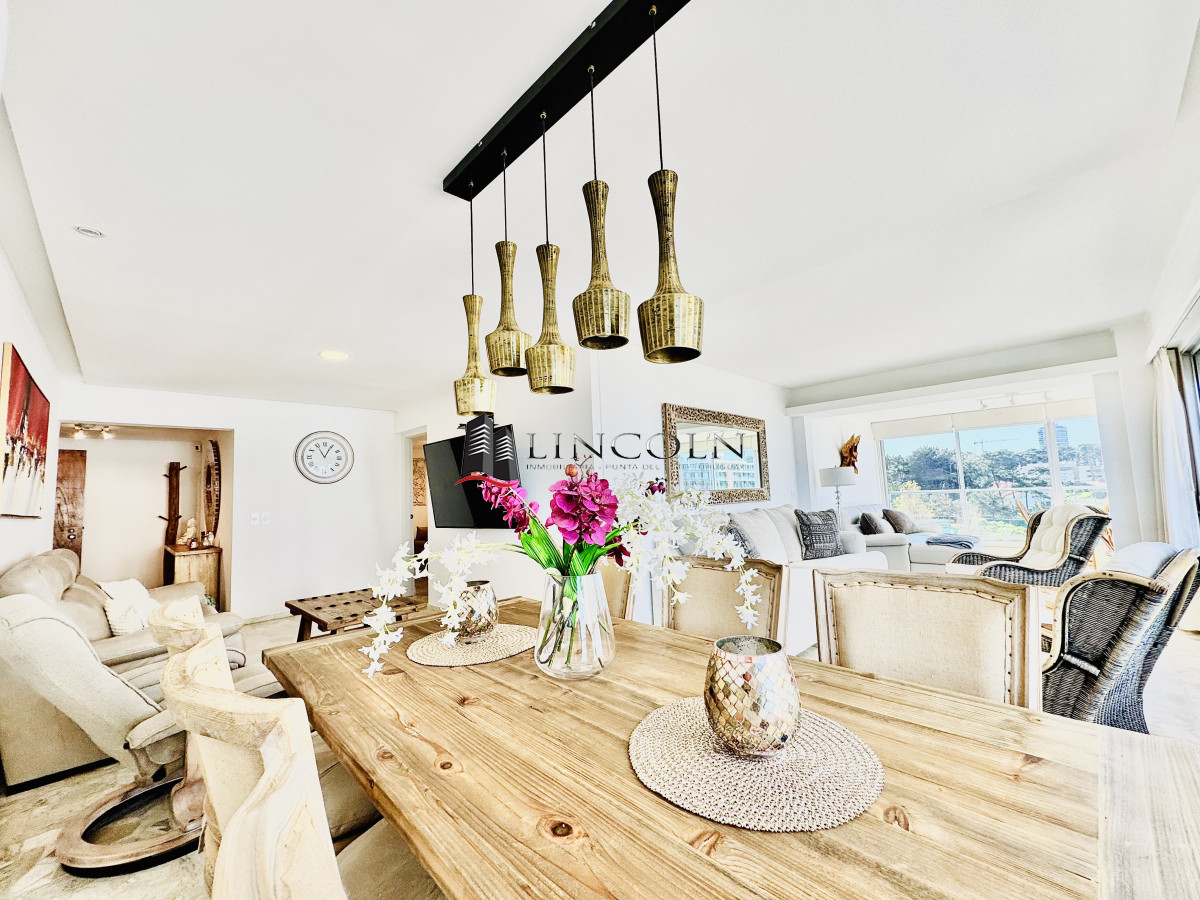 Venta - Complejo Lincoln Center - Punta del Este - 2 dormitorios y medio - Reciclado - LLN1585A