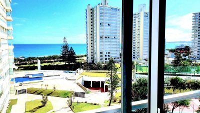 Punta del Este - Complejo Lincoln Center - Oportunidad - 3 dormitorios y dependencia - Frente al Mar