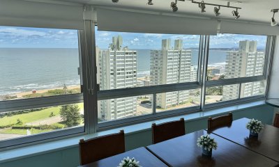 Venta - Complejo Lincoln Center - Apartamento especial con Parrilla Propia - 2 dormitorios y medio mas dependencia de servicio