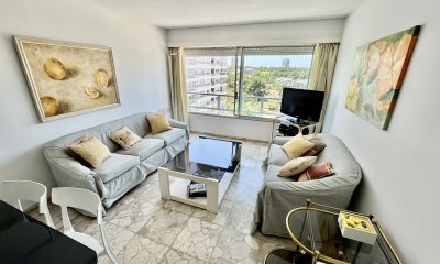 Apartamento en venta - Mansa - Complejo Lincoln Center - Punta del Este.