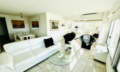 Venta - Complejo Lincoln Center - 3 dormitorios y dependencia de servicio 3 baños - Punta del Este - Frente al Mar