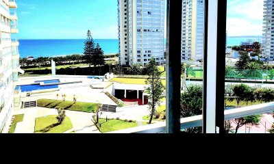 Punta del Este - Complejo Lincoln Center - Oportunidad - 3 dormitorios y dependencia - Frente al Mar