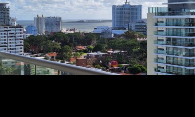 Venta - Punta del Este -  Apartamento -  2 dormitorios y medio - Amenities - Vista al Mar