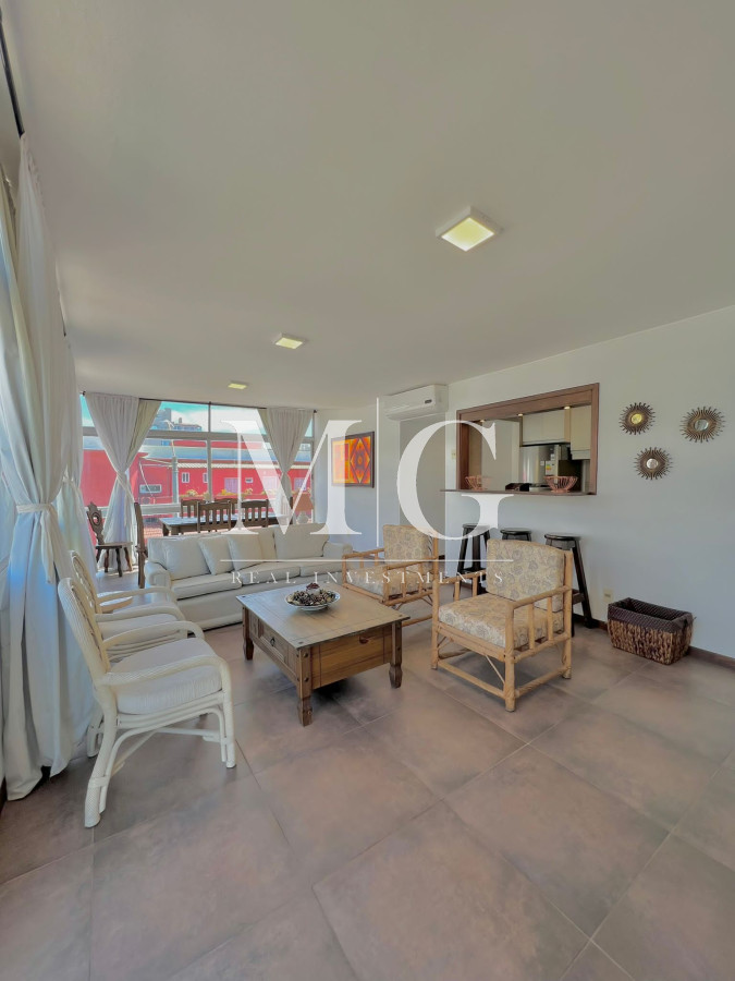 Apartamento ID.449 - ALQUILER ANUAL PENINSULA 3 DORMITORIOS, 3er PISO por ESCALERA