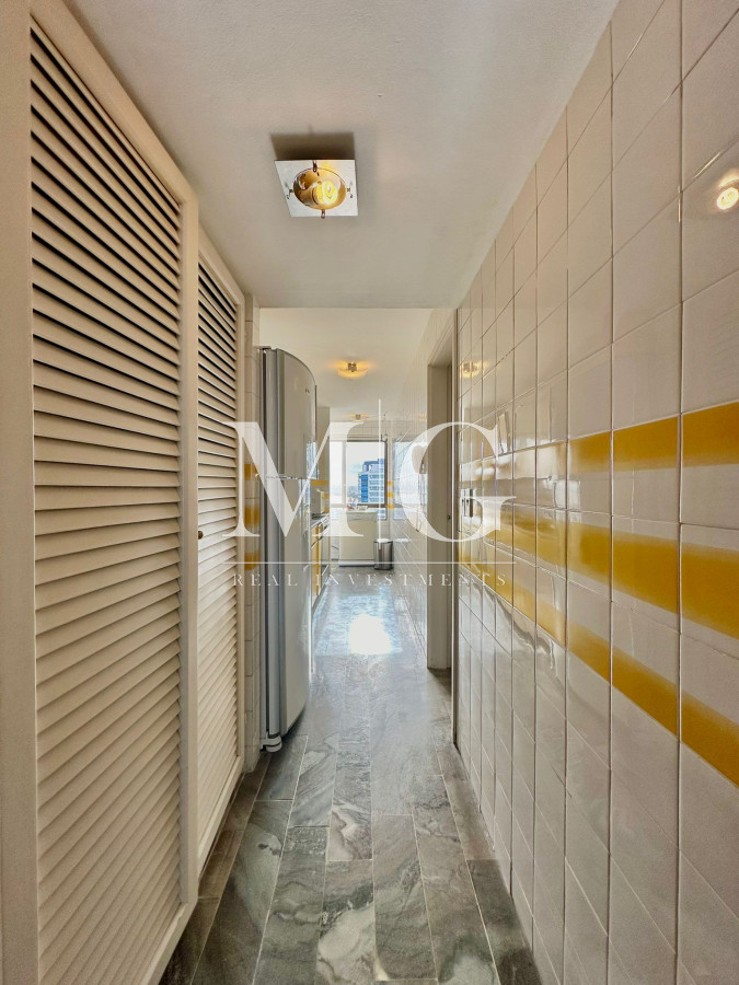 Apartamento ID.984 - BRAVA PISO ALTO 3 DORMITORIOS + DEP. COCHERA SUBSUELO, SERVICIOS