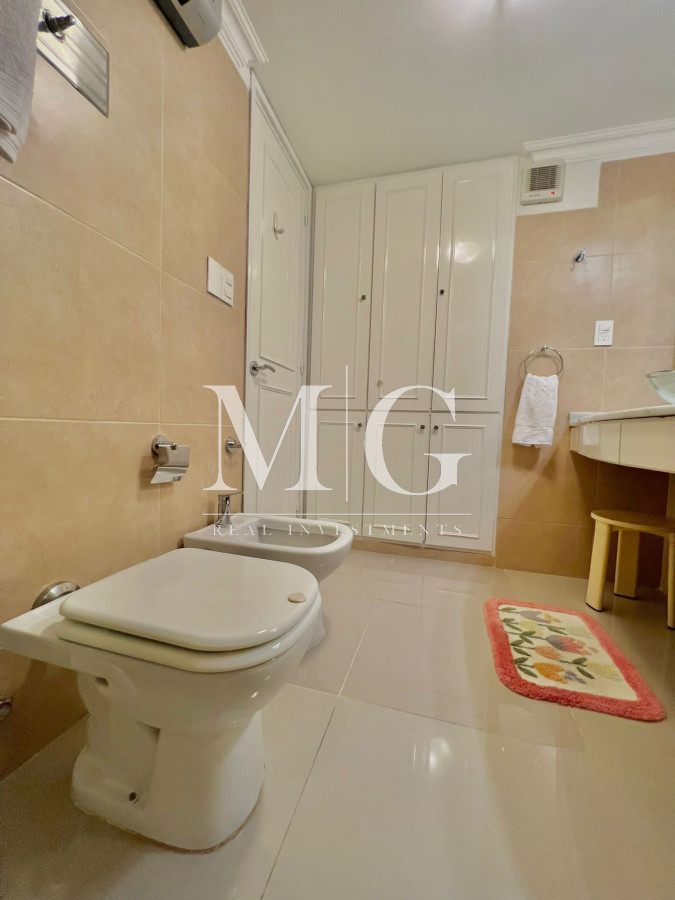 Apartamento ID.322 - Venta Apartamento 3 dorm. + dependencia con vista al mar