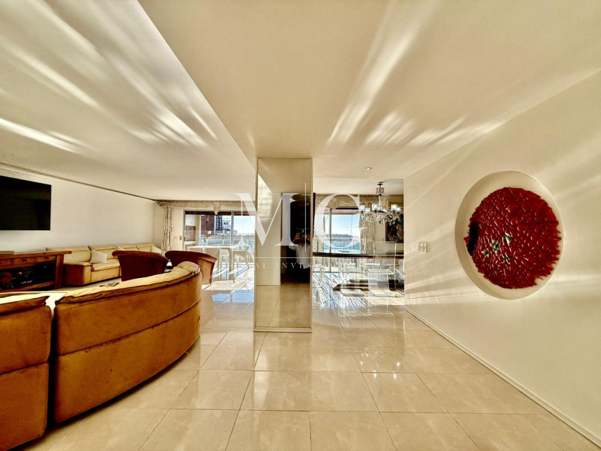 Apartamento ID.1483 - Alquiler Anual Edificio Torreon 3 dormitorios + dependencia con parrillero propio