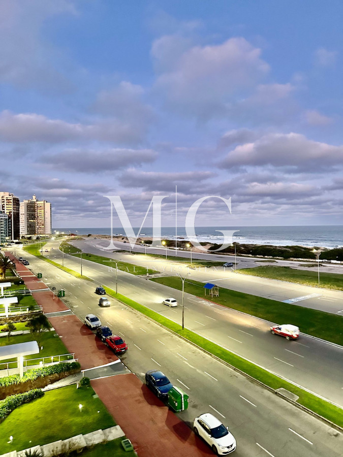 Apartamento ID.760 - Primera linea con vista a playa Brava, 2 dormitorios