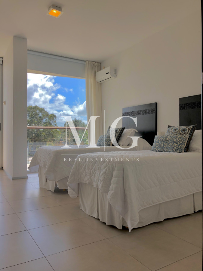 Apartamento ID.114 - Edificio Delamar Excelente unidad de 4 dormitorios + dep.servicio 