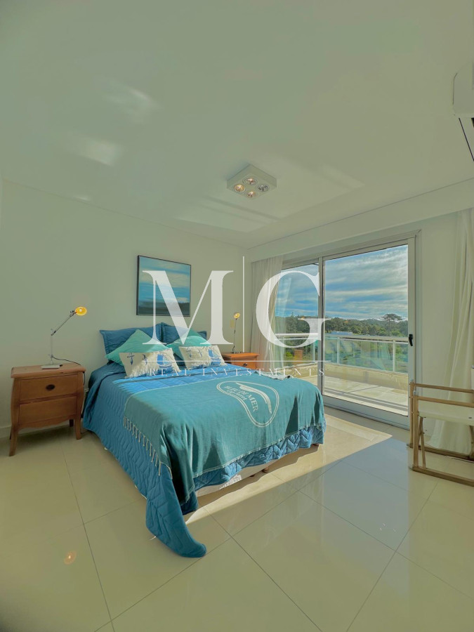 Apartamento ID.996 - PENTHOUSE DUPLEX VILLA BRAVA 3 DORMITORIOS, PISCINA CLIMATIZADA, PARRILLERO Y 2 COCHERAS