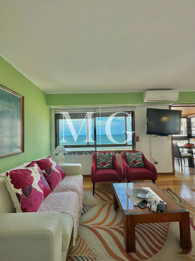 Apartamento ID.585 - Venta Apartamento 3 dormitorios con vista al Mar en Brava