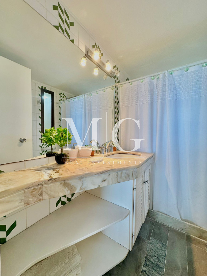 Apartamento ID.984 - BRAVA PISO ALTO 3 DORMITORIOS + DEP. COCHERA SUBSUELO, SERVICIOS