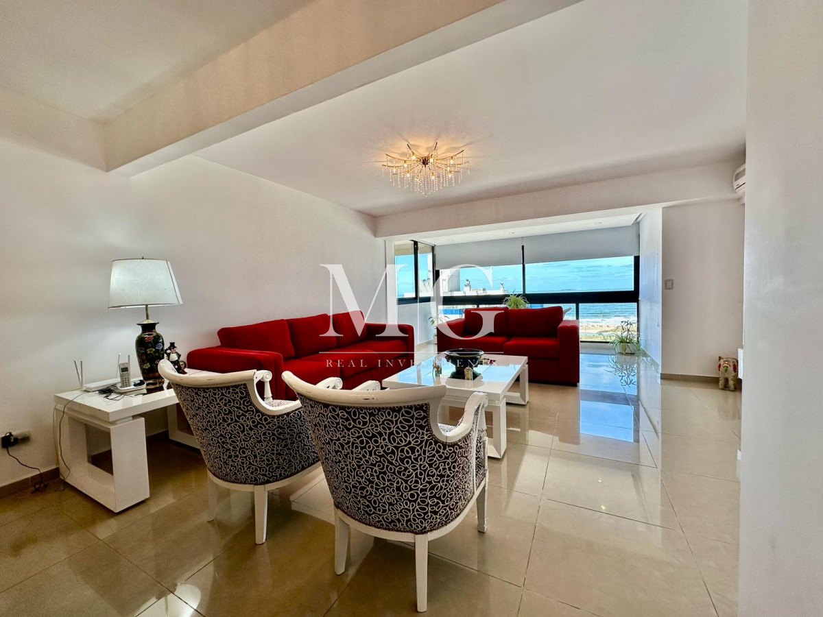 Apartamento ID.1153 - PENINSULTA PISO ALTO CON VISTA AL MAR, 3 DORMITORIOS + DEPENDENCIA, COCHERA SUBSUELO CON BAULERA 