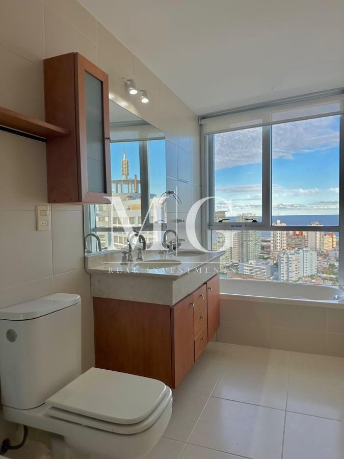Apartamento ID.971 - EXCELENTE VISTA AL PUERTO, 3 DORMITORIOS + DEPENDENCIA 