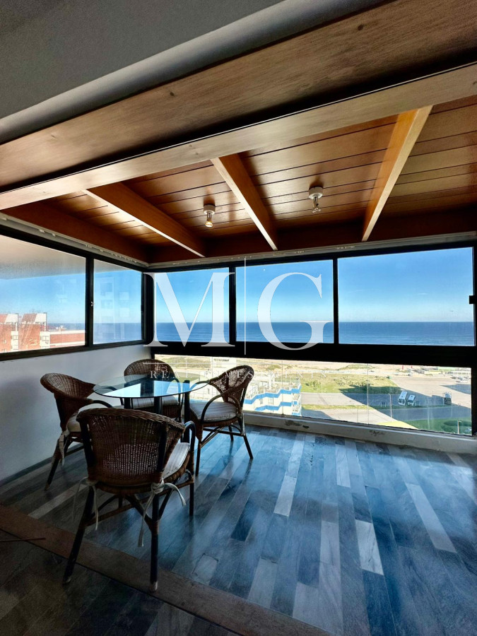 Apartamento ID.984 - BRAVA PISO ALTO 3 DORMITORIOS + DEP. COCHERA SUBSUELO, SERVICIOS
