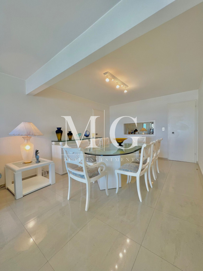 Apartamento ID.331 - Venta Apartamento 3 dormitorios + dep.servicio con vista al mar
