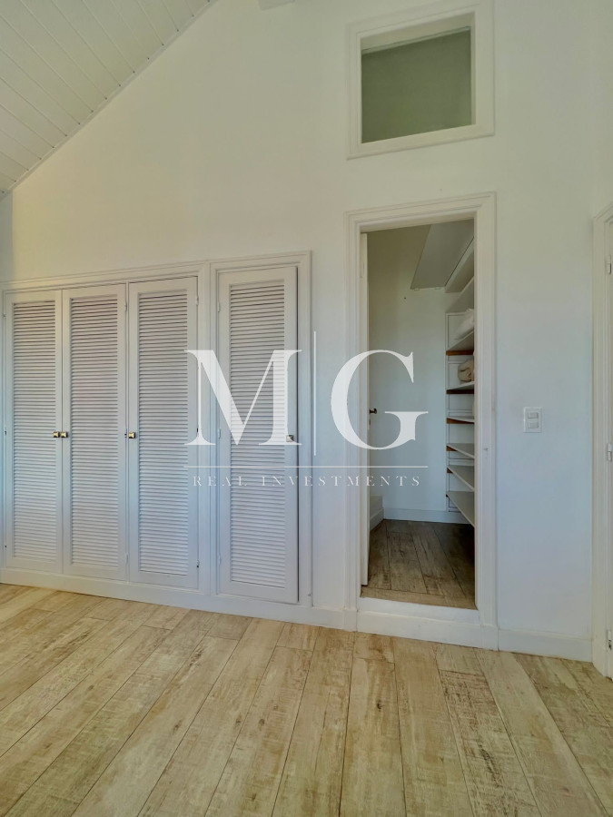 Apartamento ID.415 - Venta Apartamento 2 dormitorios + dep.servicio zona Brava, Punta del Este