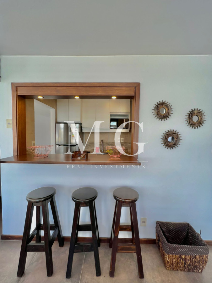 Apartamento ID.449 - ALQUILER ANUAL PENINSULA 3 DORMITORIOS, 3er PISO por ESCALERA