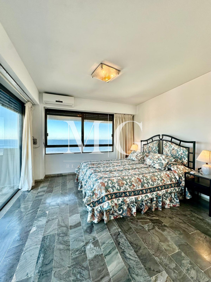 Apartamento ID.984 - BRAVA PISO ALTO 3 DORMITORIOS + DEP. COCHERA SUBSUELO, SERVICIOS