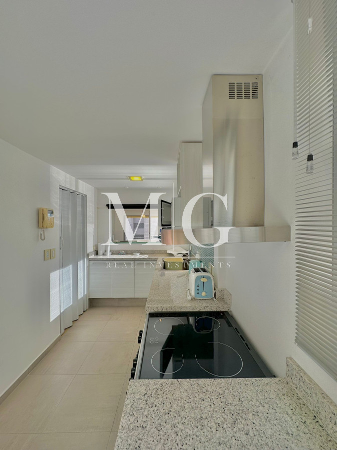 Apartamento ID.769 - 2 dormitorios zona Puerto Punta del Este con vista directa, Excelente estado!