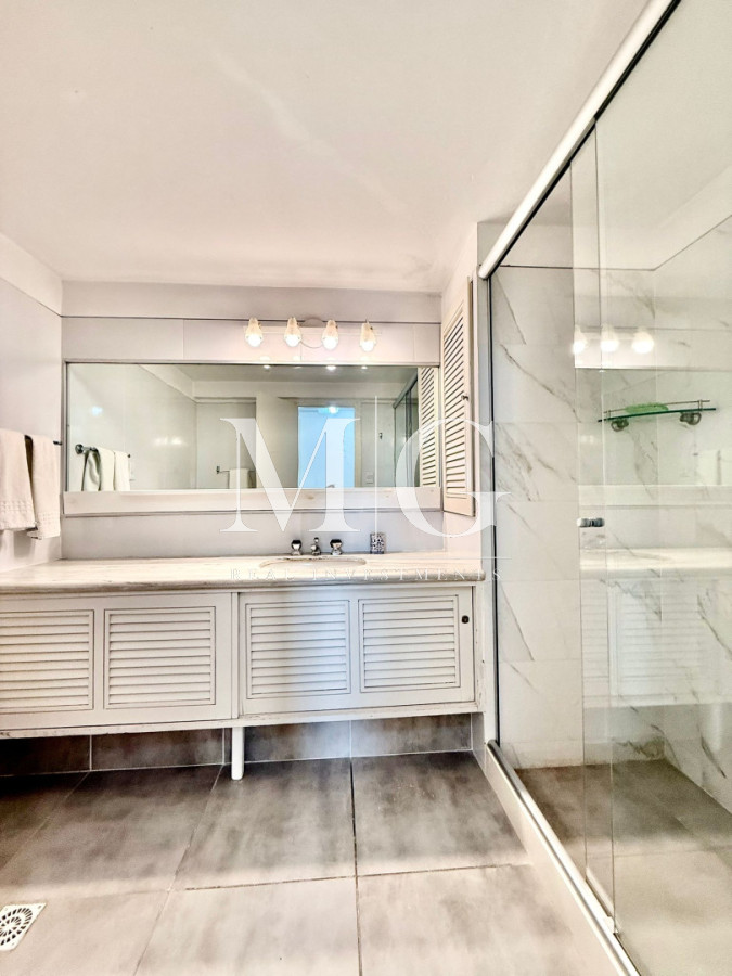 Apartamento ID.1408 - Alquiler Anual Edificio Torreon 3 dormitorios + dependencia, cochera. Gc incluidos!