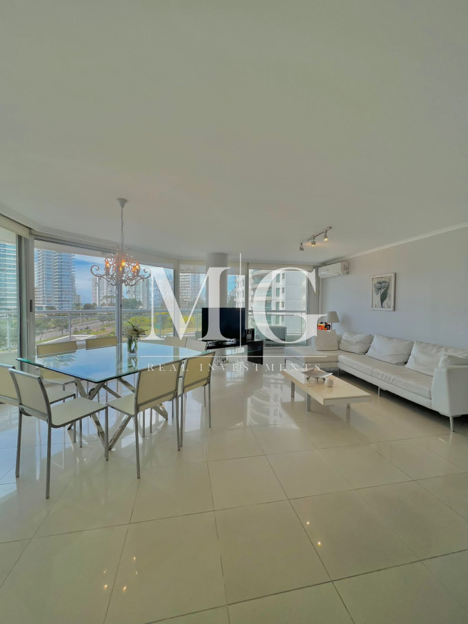 Apartamento ID.403 - Venta Apartamento 3 dormitorios + dep.servicio zona Aidy Grill, Brava 