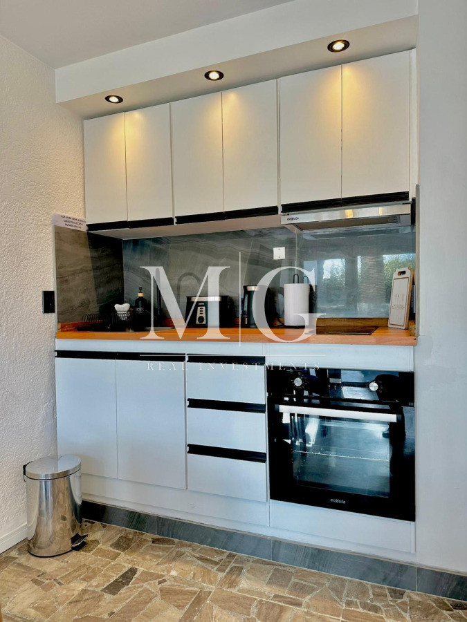 Apartamento ID.1472 - Peninsula 1 dormitorio definido con cochera. Bajos gastos comunes!