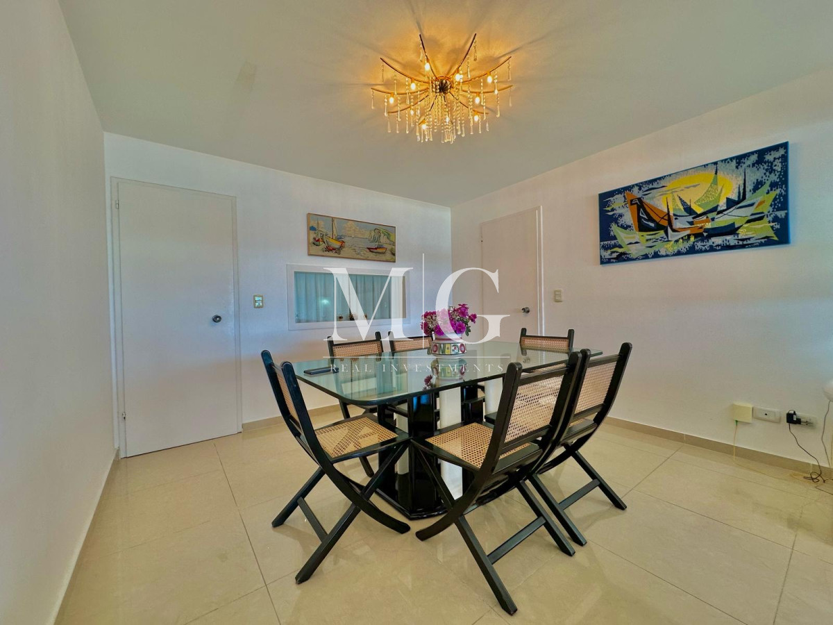 Apartamento ID.1153 - PENINSULTA PISO ALTO CON VISTA AL MAR, 3 DORMITORIOS + DEPENDENCIA, COCHERA SUBSUELO CON BAULERA 