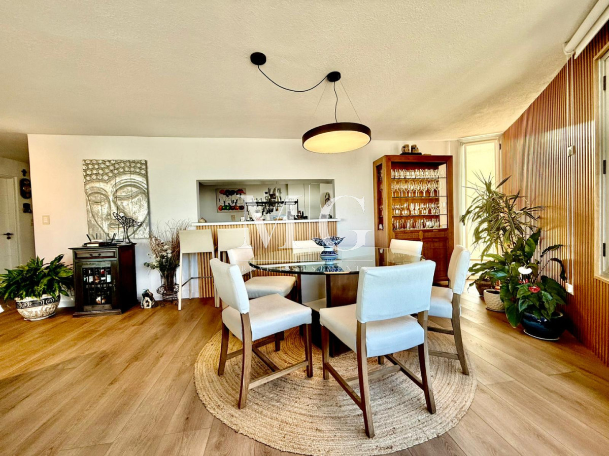 Apartamento ID.1507 - Apartamento 3 dormitorios con vista al mar en ubicación privilegiada