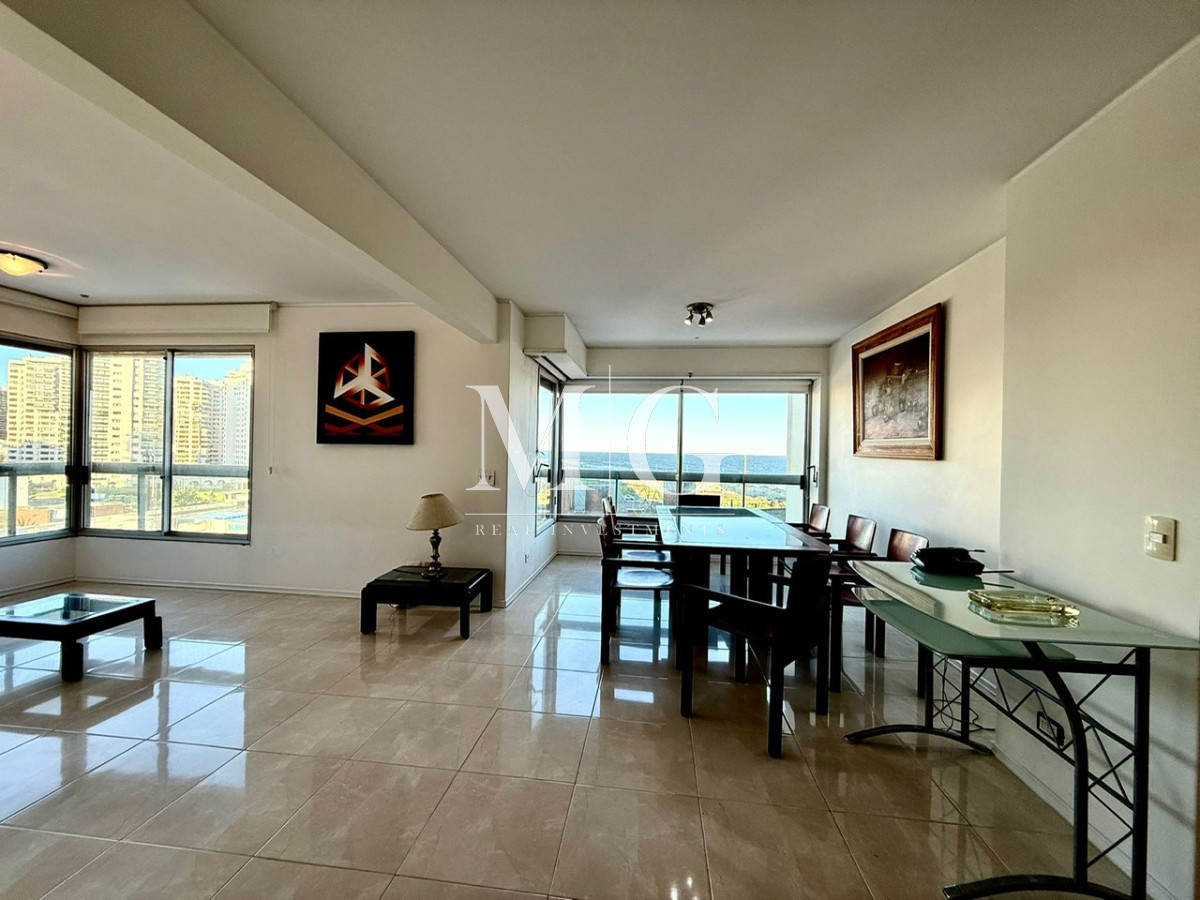 Apartamento ID.1483 - Alquiler Anual Edificio Torreon 3 dormitorios + dependencia con parrillero propio