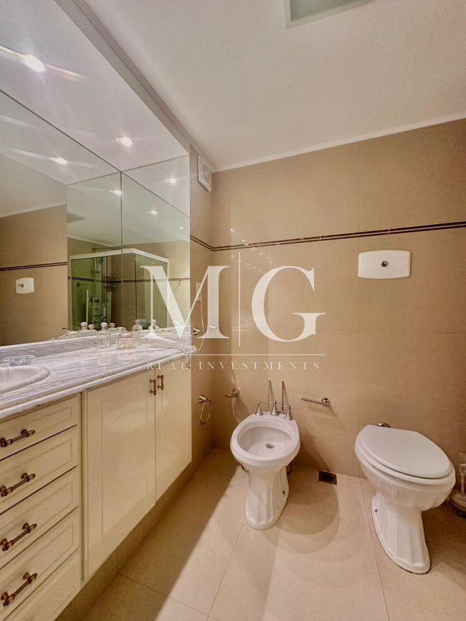 Apartamento ID.968 - ESPECTACULAR VISTA A PLAYA MANSA, 3 DORMITORIOS