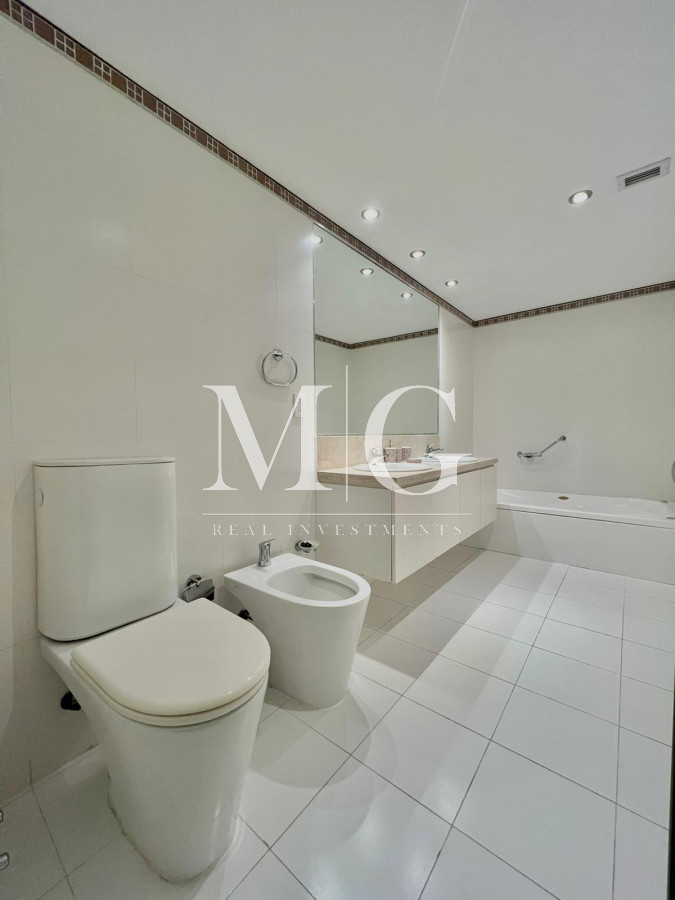 Apartamento ID.285 - Venta Apartamento 2 dorm + dep.servicio primera linea con vista al mar, Edificio con servicios