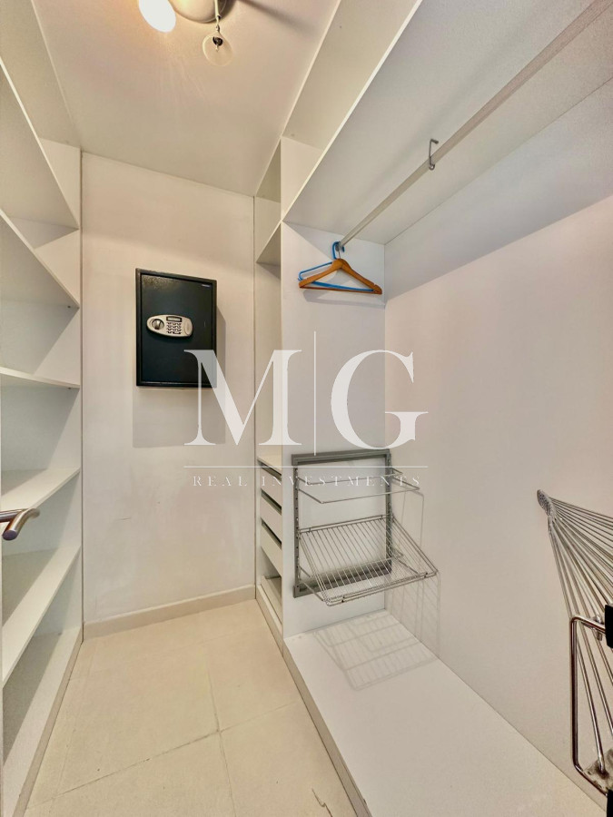 Apartamento ID.971 - EXCELENTE VISTA AL PUERTO, 3 DORMITORIOS + DEPENDENCIA 