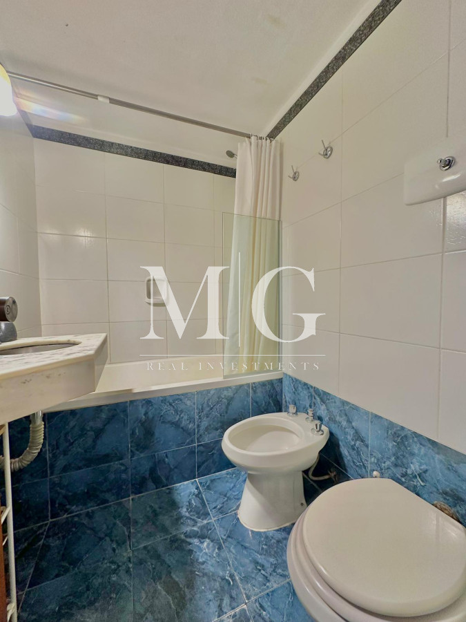 Apartamento ID.948 - BRAVA APARTAMENTO 1 Y 1/2 DORMITORIO CON COCHERA Y PARRILLERO!