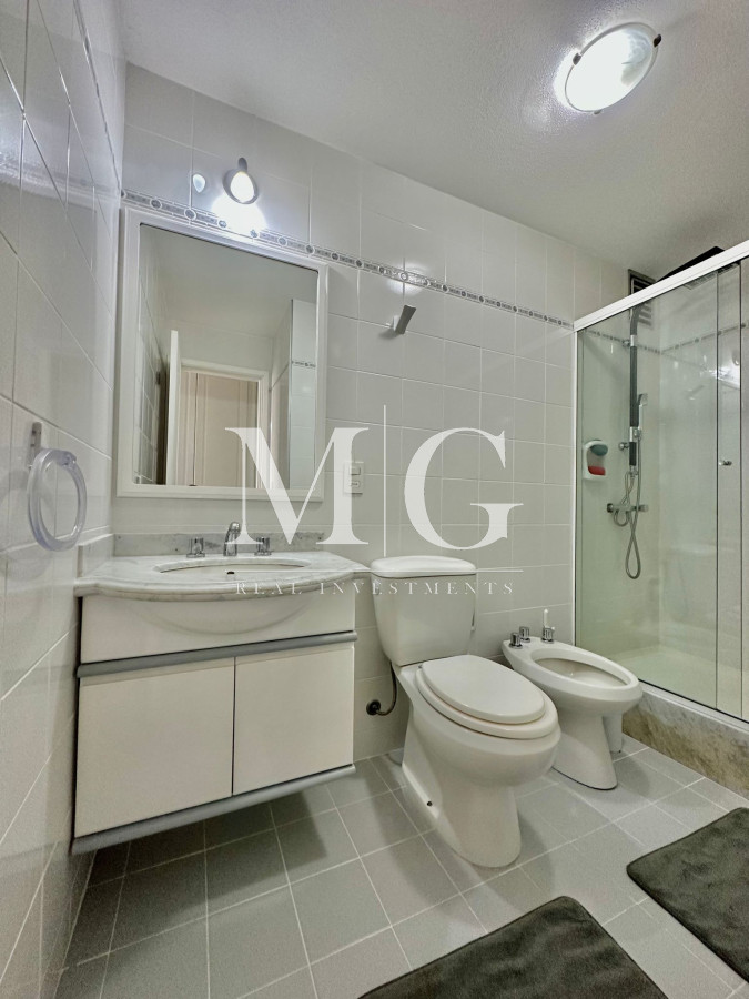 Apartamento ID.72 - Venta Apartamento 3 dormitorios + dep.servicio, Edificio con todos los servicios.