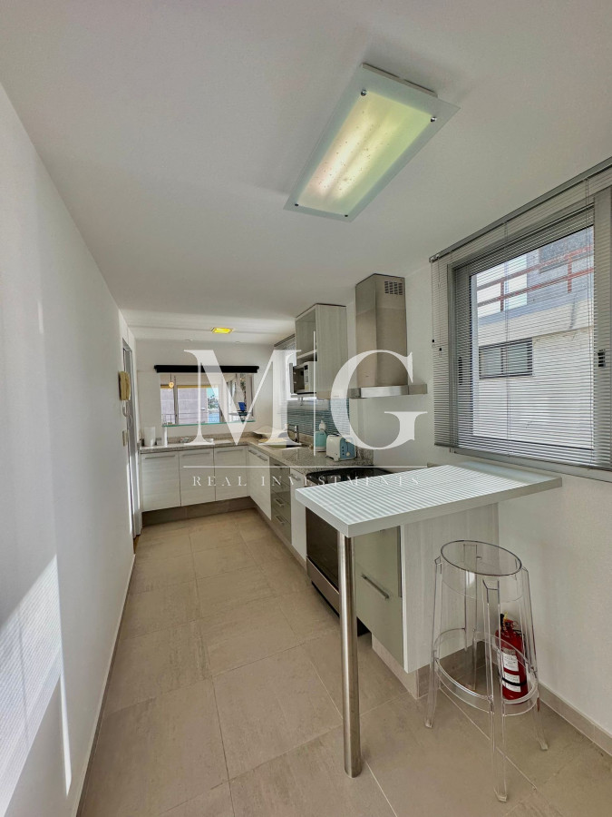 Apartamento ID.769 - 2 dormitorios zona Puerto Punta del Este con vista directa, Excelente estado!