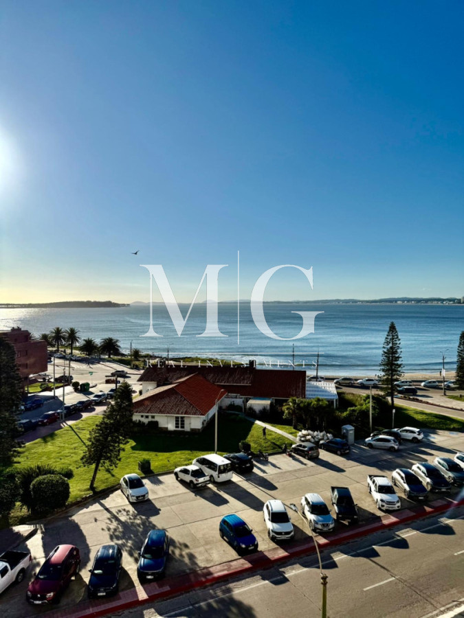 Apartamento ID.1483 - Alquiler Anual Edificio Torreon 3 dormitorios + dependencia con parrillero propio