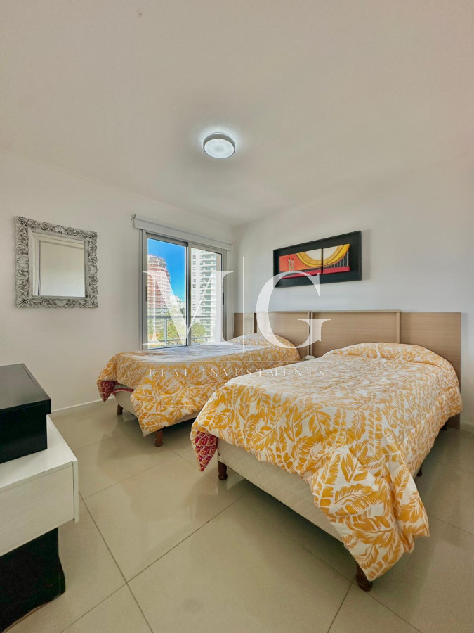 Apartamento ID.1286 - Zona Aidy Grill Playa Brava, 2 dormitorios con cochera. Edificio con servicios!