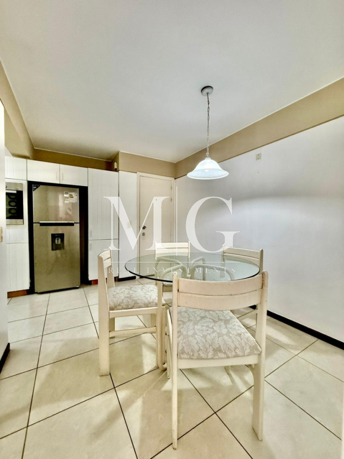 Apartamento ID.1408 - Alquiler Anual Edificio Torreon 3 dormitorios + dependencia, cochera. Gc incluidos!