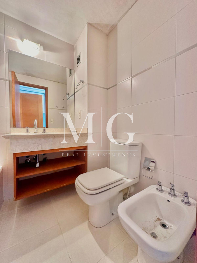 Apartamento ID.971 - EXCELENTE VISTA AL PUERTO, 3 DORMITORIOS + DEPENDENCIA 