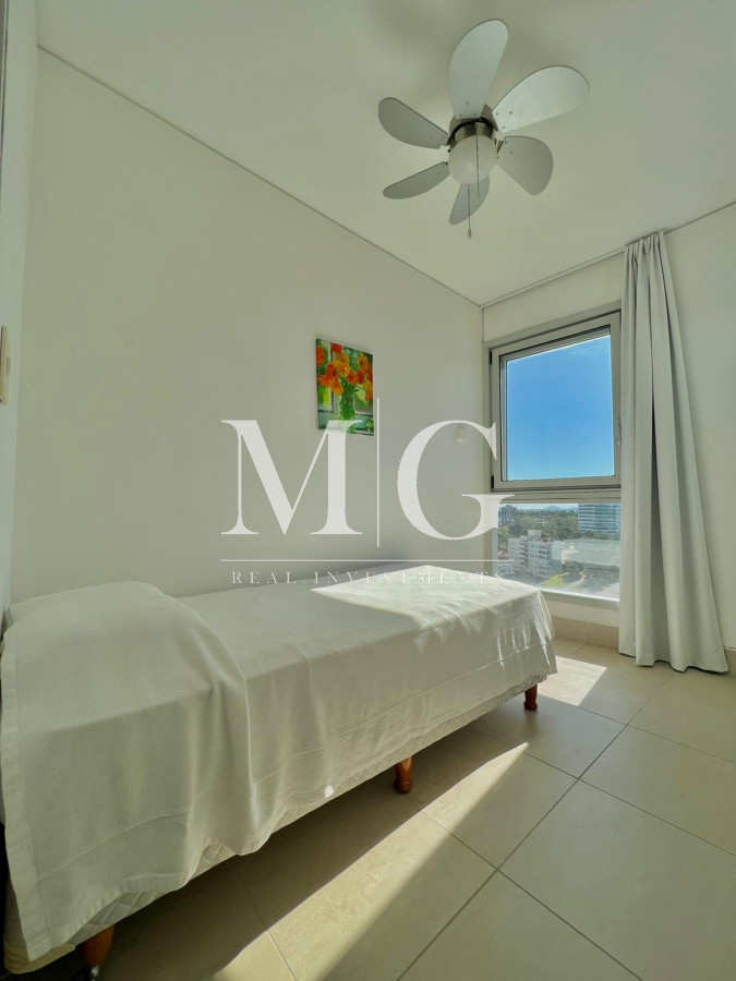 Apartamento ID.285 - Venta Apartamento 2 dorm + dep.servicio primera linea con vista al mar, Edificio con servicios