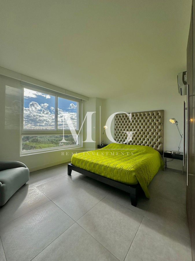 Apartamento ID.705 - Apartamento 2 dormitorios piso alto con excelente vista, Edificio con todos los servicios!