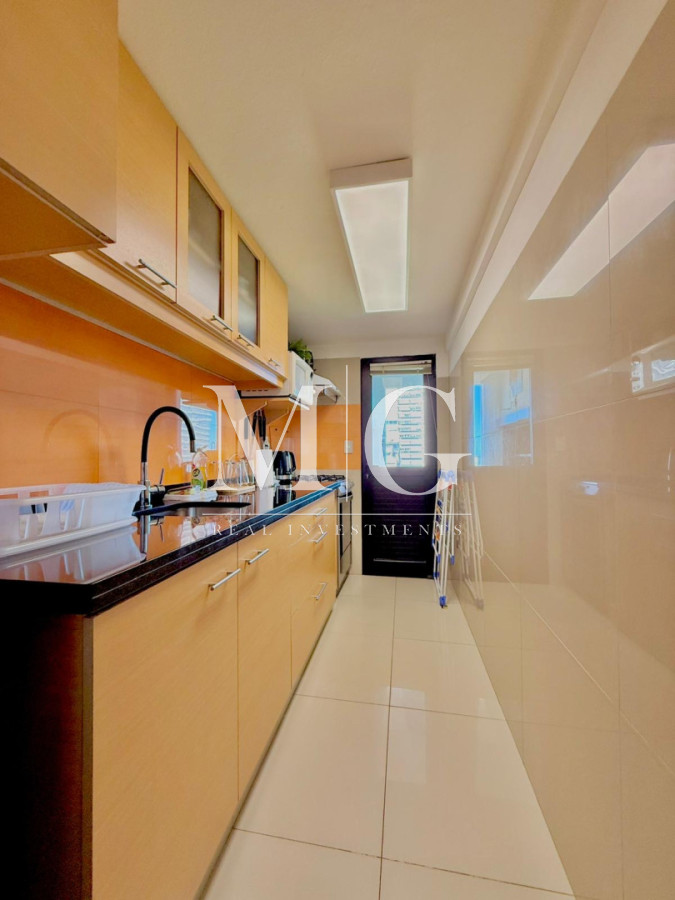 Apartamento ID.990 - Aidy Grill Apartamento en Venta a 100mt de Playa Brava, con cochera subsuelo!