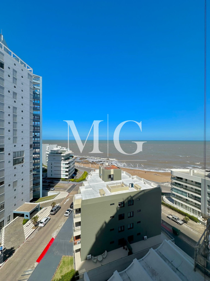 Apartamento ID.841 - 1 dormitorio definido con vista al mar a pasos de la playa Brava