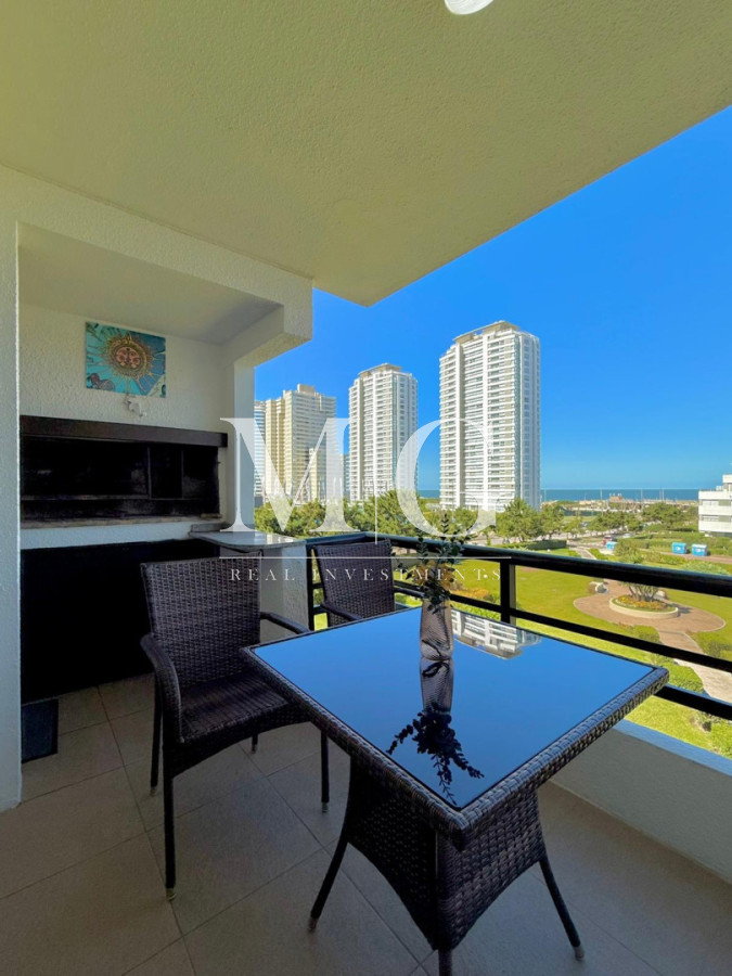 Apartamento ID.990 - Aidy Grill Apartamento en Venta a 100mt de Playa Brava, con cochera subsuelo!