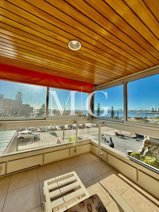 Apartamento ID.1408 - Alquiler Anual Edificio Torreon 3 dormitorios + dependencia, cochera. Gc incluidos!
