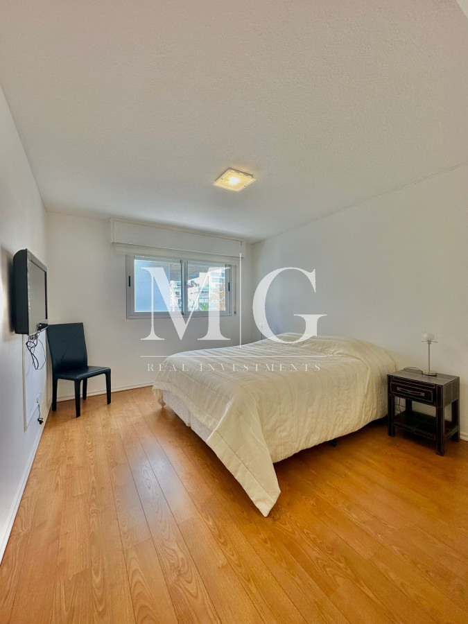 Apartamento ID.769 - 2 dormitorios zona Puerto Punta del Este con vista directa, Excelente estado!